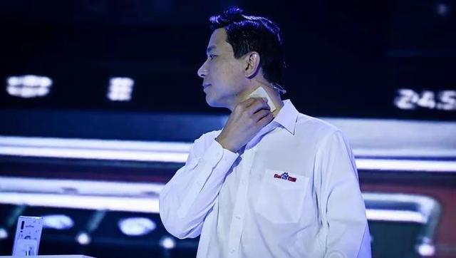 李彦宏被泼是自导自演？警方：泼水者已行拘！更多身份信息也被曝光→