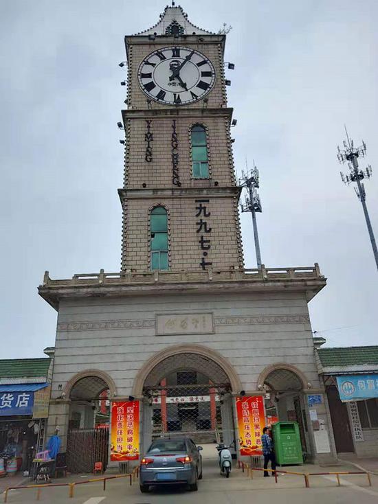 王振华往事：“王三万”儿子、校长女婿、周某某情人？