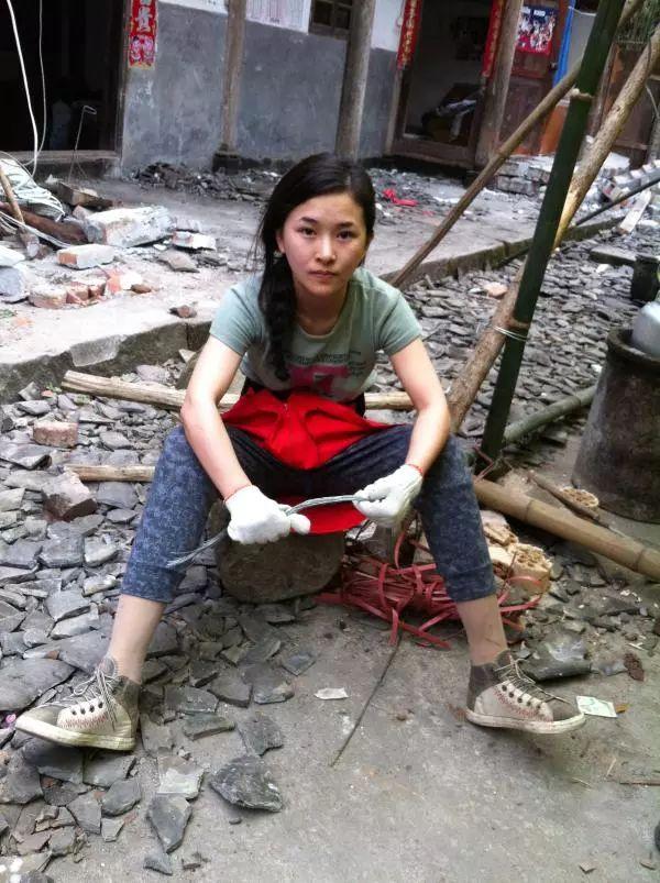安居推送:她在汶川地震中失去双腿及女儿,6年后再嫁华裔学霸,收获一对