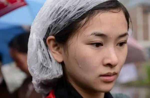 安居推送:她在汶川地震中失去双腿及女儿,6年后再嫁华裔学霸,收获一对